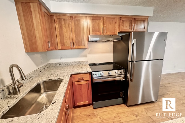 property at 855 E 9th St