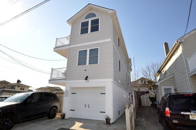 property at 104 N Dudley Ave