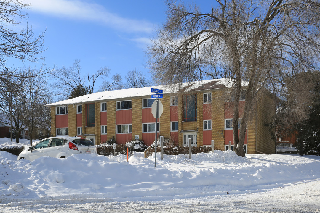 280 Sydney St S in Kitchener, ON - Building Photo