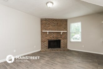 819 Martin Rd in Stone Mountain, GA - Foto de edificio - Building Photo