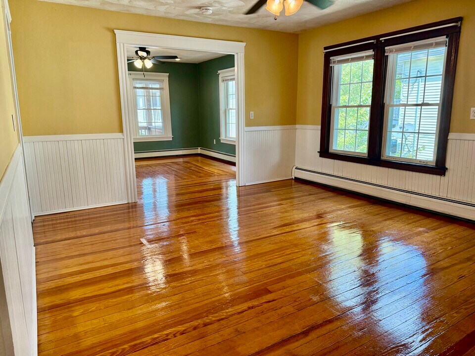 71 Jessie Ave, Unit 2 in Attleboro, MA - Building Photo