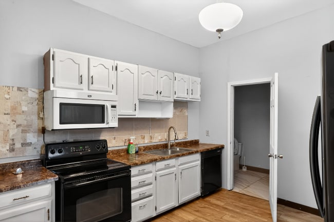 475 N 24th St in East St. Louis, IL - Building Photo - Building Photo