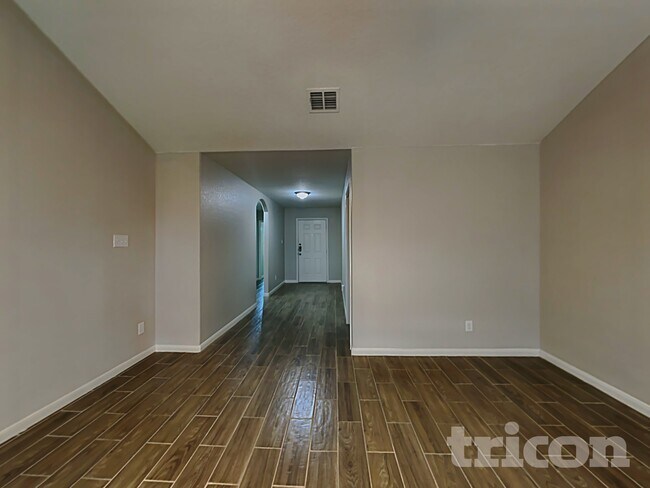 6219 Still Meadow in San Antonio, TX - Foto de edificio - Building Photo