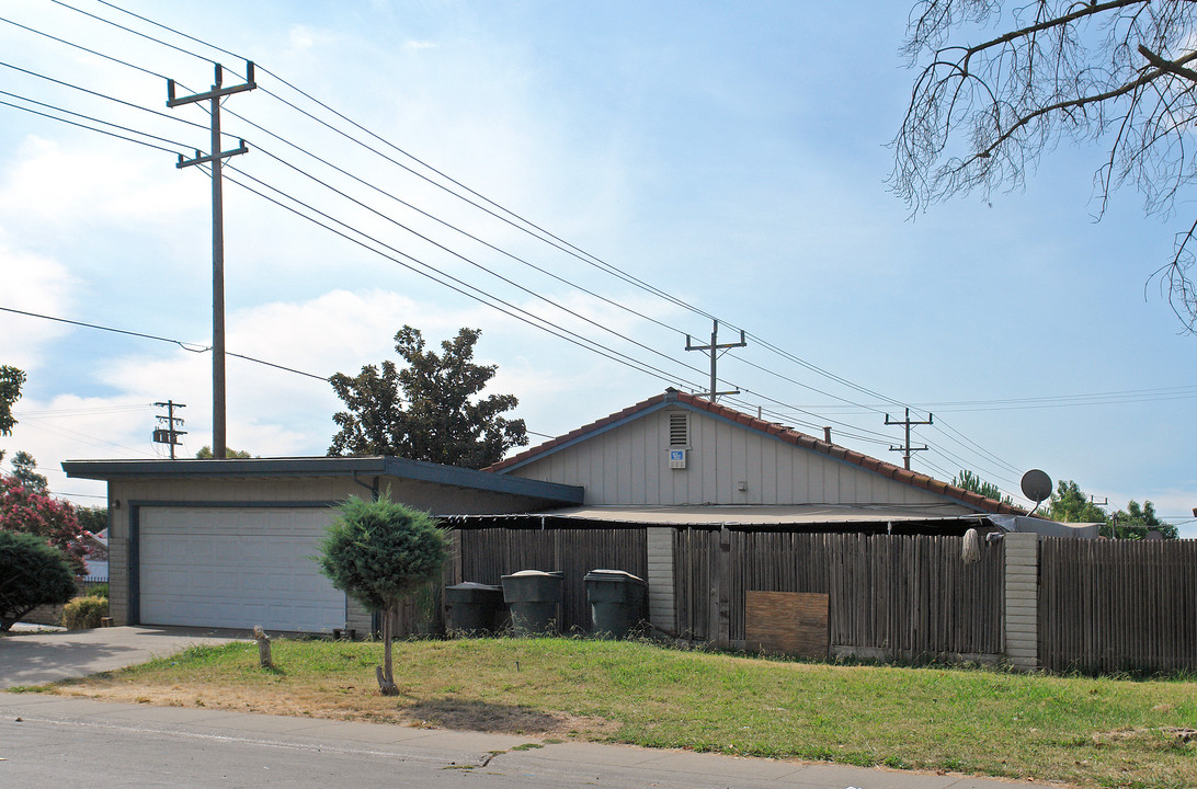 Chateau Gardens in Sacramento, CA - Foto de edificio