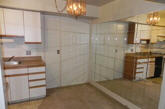 125 Twin Oaks Dr in Joliet, IL - Foto de edificio - Building Photo