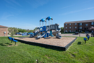 Skyridge Apartment Homes in Cincinnati, OH - Foto de edificio - Building Photo