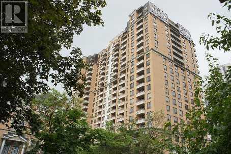 18 Sommerset Way in Toronto, ON - Building Photo - Building Photo
