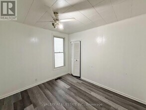 824 Lincoln Rd in Windsor, ON - Foto de edificio - Building Photo