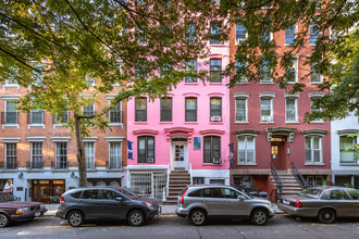 218 E Fifth St in New York, NY - Foto de edificio - Building Photo