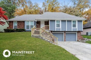 517 N Clayview Dr in Liberty, MO - Building Photo