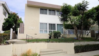 7707 Saint Bernard St Apartamentos