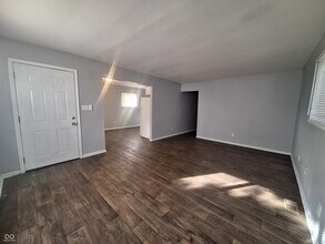 2410 N Dearborn St in Indianapolis, IN - Building Photo - Building Photo