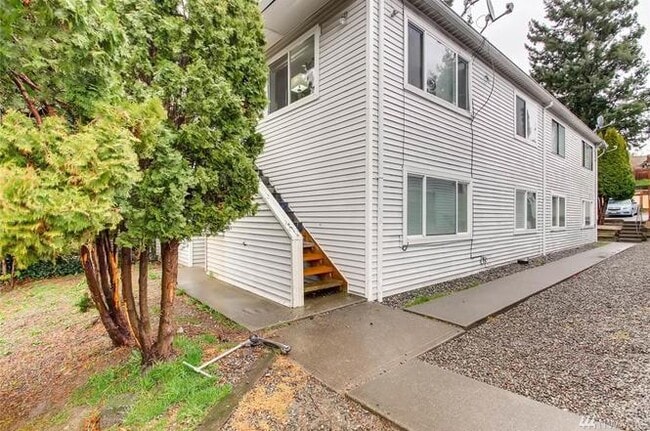 8430 Delridge Way SW, Unit Unit 4 in Seattle, WA - Foto de edificio - Building Photo