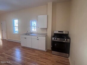 11 Congress St in Cohoes, NY - Building Photo - Building Photo