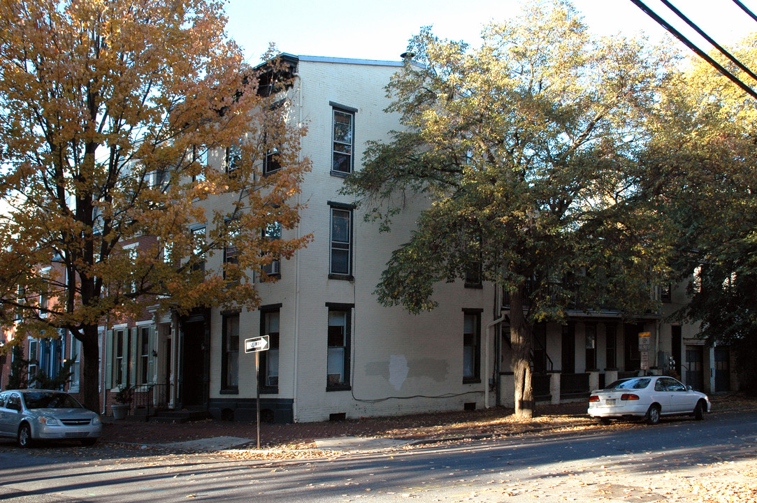 801 Green St in Harrisburg, PA - Building Photo