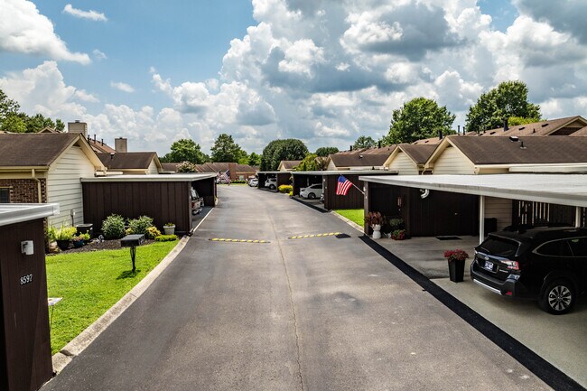 River Plantation X - XI in Nashville, TN - Building Photo - Building Photo