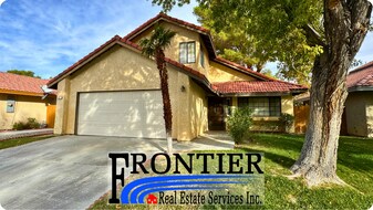 212 Washington Way in Ridgecrest, CA - Building Photo