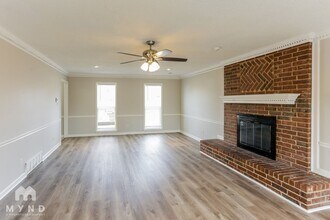 4429 Richmond Oaks Dr in Memphis, TN - Building Photo - Building Photo