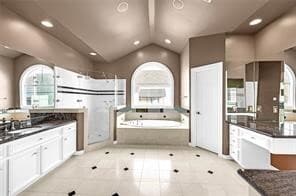 2122 Nantucket Dr in Houston, TX - Building Photo