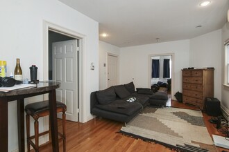 164 L St, Unit #2 in Boston, MA - Building Photo - Building Photo