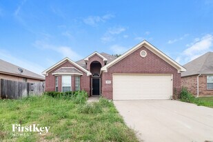1124 Manhassett Ct in Fort Worth, TX - Building Photo