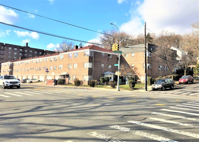 213-21 Hillside Ave in Queens Village, NY - Building Photo - Other