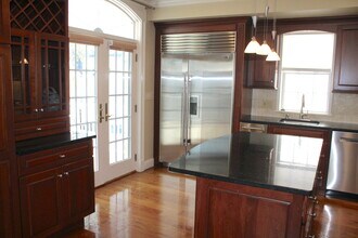 33 Franklin St, Unit 2 in Somerville, MA - Building Photo - Building Photo