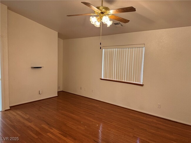 property at 1841 S Vineyard Dr W