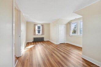 374376-376 Marcy Ave in Riverhead, NY - Building Photo - Building Photo