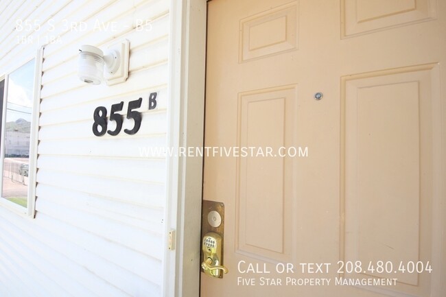 855 S 3rd Ave in Pocatello, ID - Foto de edificio - Building Photo