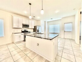 105 Eagle Lake Dr in Hutto, TX - Building Photo