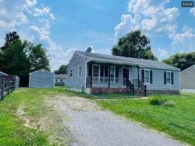 8806 Leafycreek Dr in Richmond, VA - Building Photo