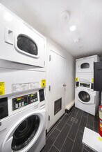 1118 1st Ave in New York, NY - Building Photo - Building Photo