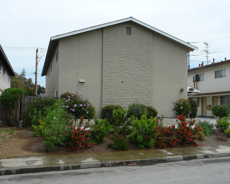 1728 Noranda Dr in Sunnyvale, CA - Building Photo