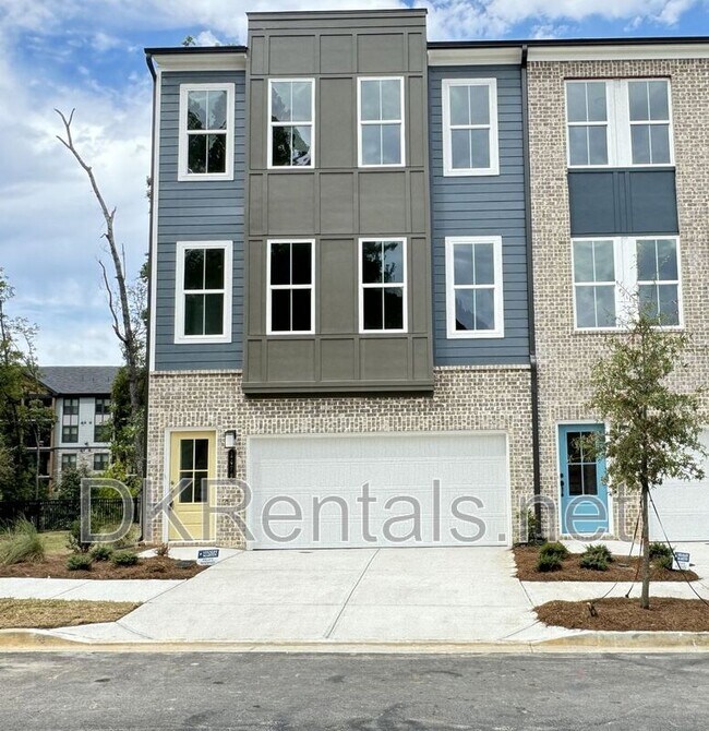 property at 1479 Creekside Cir NW
