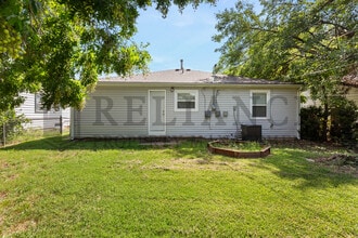 1231 N Harding Ave in Wichita, KS - Foto de edificio - Building Photo