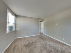 8227 Dundalk Ave in Dundalk, MD - Building Photo - Building Photo