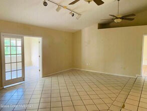 1337 Helvenston St NW in Palm Bay, FL - Building Photo - Building Photo