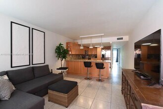 11365 SW 2nd St in Miami, FL - Building Photo - Building Photo