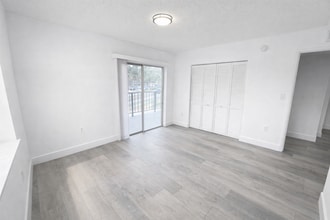 Casa Linda Apartments-3300 S Dixie Hwy in Miami, FL - Building Photo - Building Photo