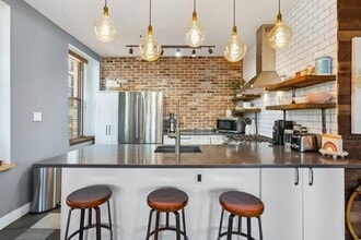 109 Hamilton St, Unit 200 in Newark, NJ - Foto de edificio - Building Photo