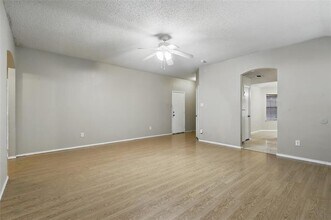 2725 Yoakum St in Fort Worth, TX - Building Photo - Building Photo