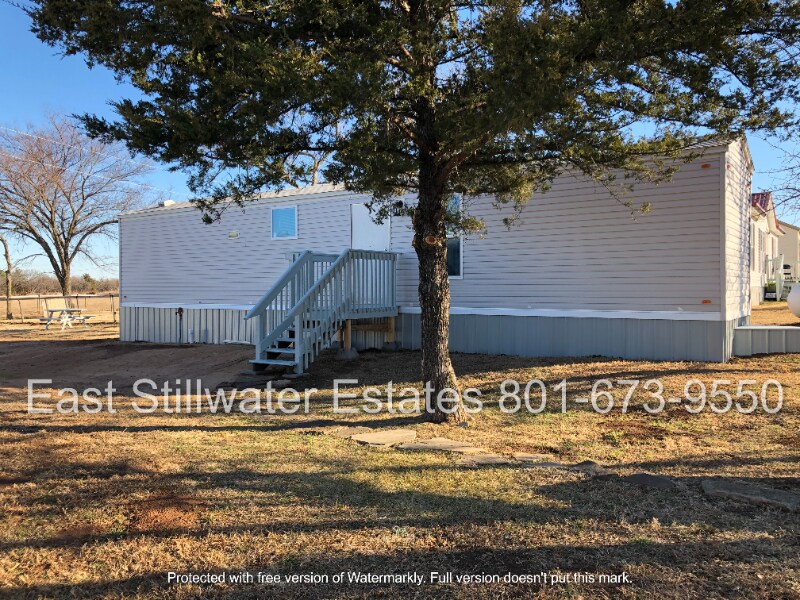 6416 E McElroy Rd in Stillwater, OK - Building Photo