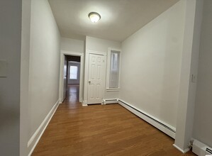 29 Clarke Ave, Unit 1L in Jersey City, NJ - Building Photo - Building Photo