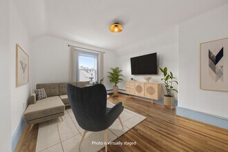 69 Endicott St, Unit 3 in Salem, MA - Foto de edificio - Building Photo