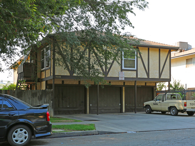 3350 E Sierra Madre Ave in Fresno, CA - Building Photo - Building Photo