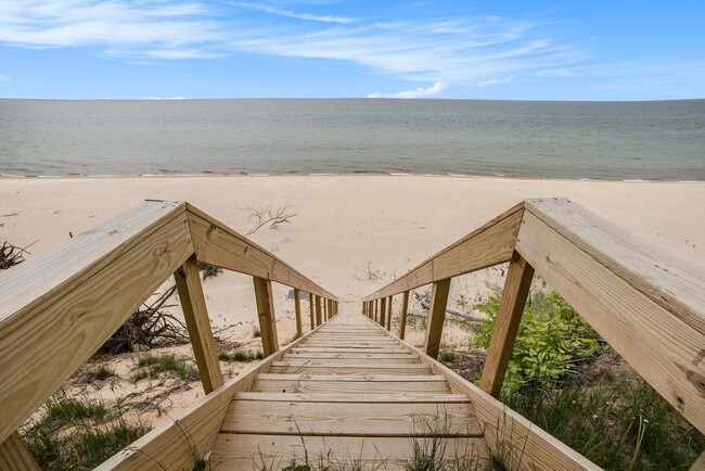 2013 N Scenic Dr in Muskegon, MI - Building Photo - Building Photo