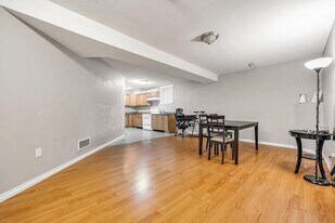 18991-1870A 70a Ave in Surrey, BC - Building Photo