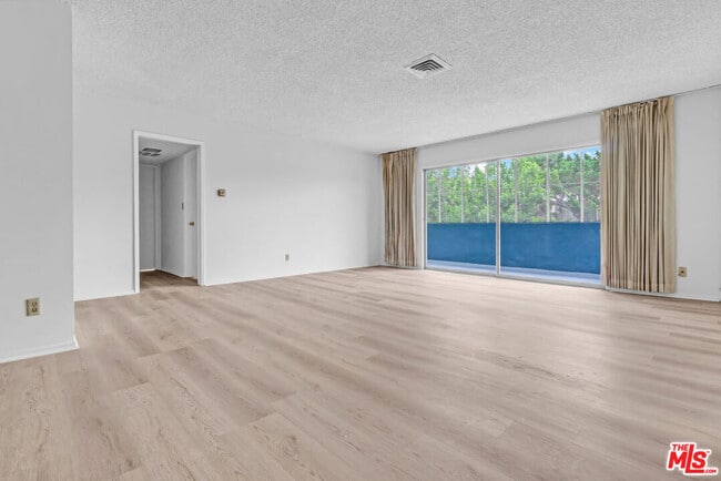 732 Lorraine Blvd in Los Angeles, CA - Foto de edificio - Building Photo