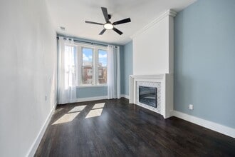 2924 W 38th Pl, Unit 2 in Chicago, IL - Building Photo - Building Photo